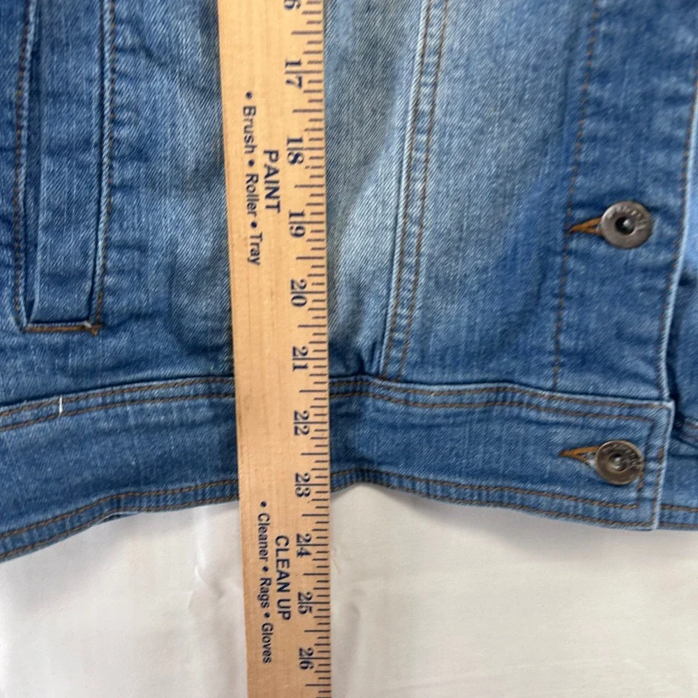 One World Denim Jacket Womens 1X Blue‎ Medium Wash Faded Button Front Trucker